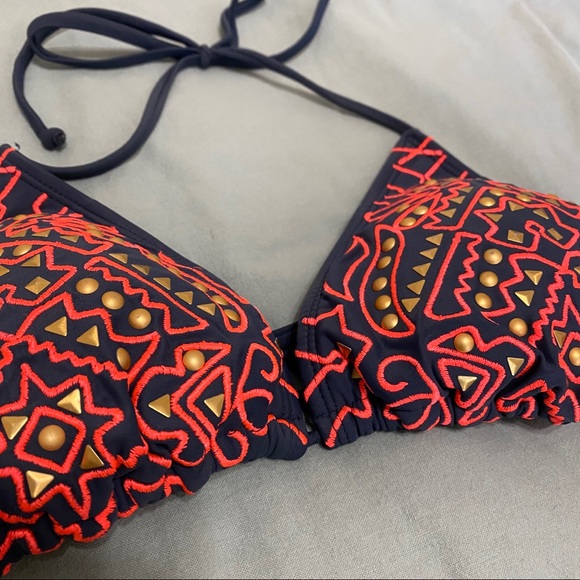 Threaded Artwork Bikini - Picture 4 of 10